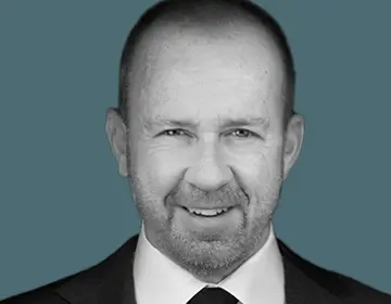 LMSA-bioheadshot_fraser-alt